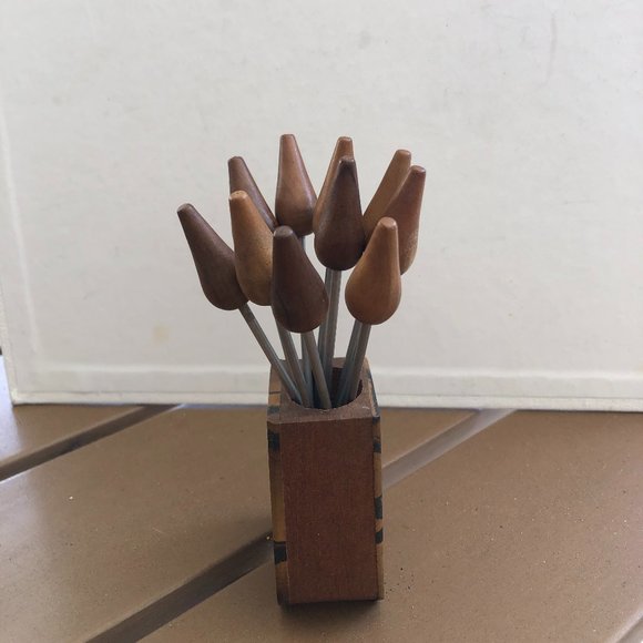 Olivewood Toothpick Golder with 10 Toothpicks Made in Israel - Picture 4 of 9